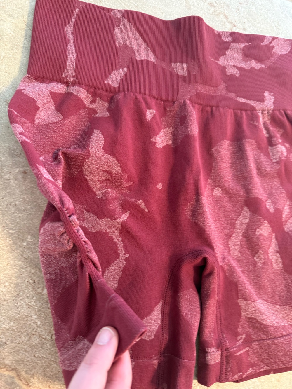 NWOT Women’s Red Maroon Camo Biker Shorts Scrunch Sides Size Medium - Picture 3 of 7